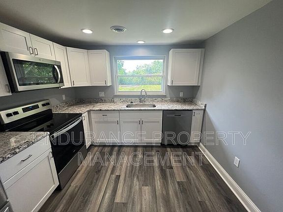 5th image of 1179 Linda Ln