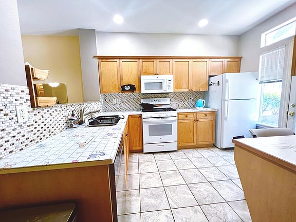 3rd image of 9223 122nd Ct NE APT 136