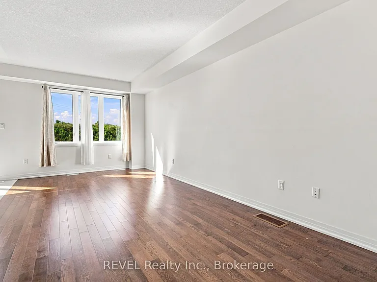 15 Peach St #15 — Photo 9