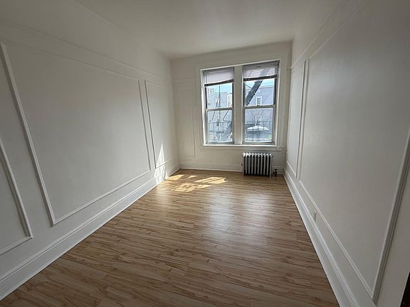 5th image of 3161 44th St APT 2R