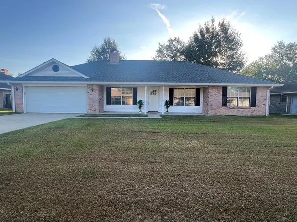 3116 Fairway Dr, Picayune, MS 39466
