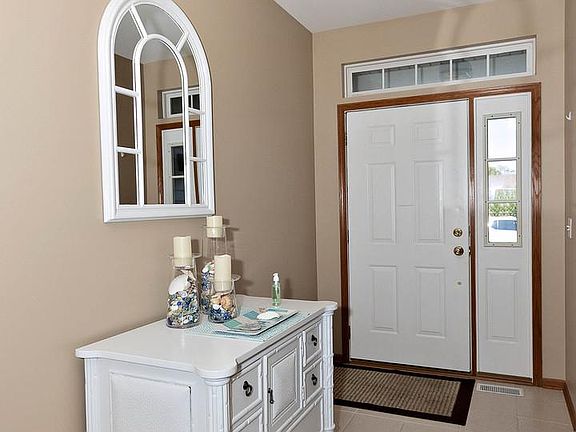 3rd image of 1077 Neuhaven Dr