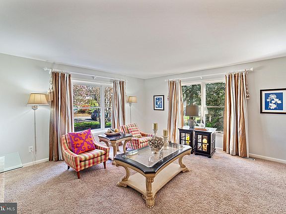 4th image of 103 Pine Dr