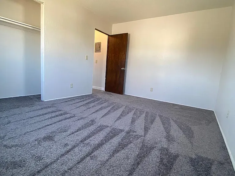 646 22nd Ave NE #5 — Photo 14