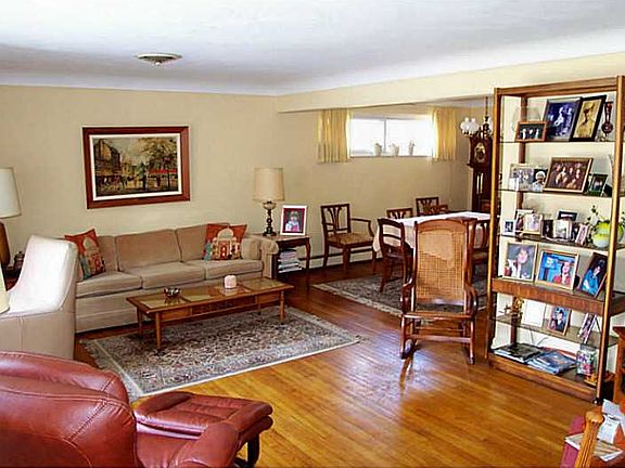 2nd image of 4959 Hunter Dr