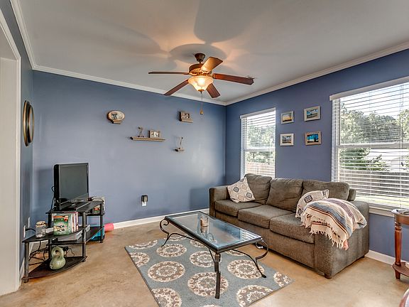 5th image of 17689 Wallace Chapel Ln