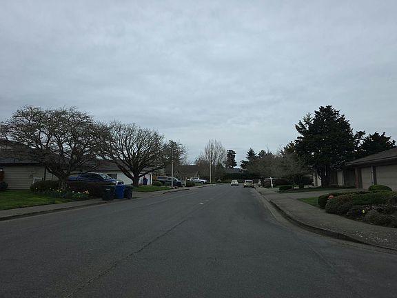 5th image of 1158 Meadowridge St NE