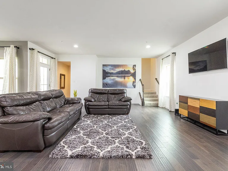 5861 Oakdale Village Rd — Photo 7