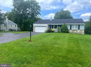 87 Valley Dr, Southampton, PA