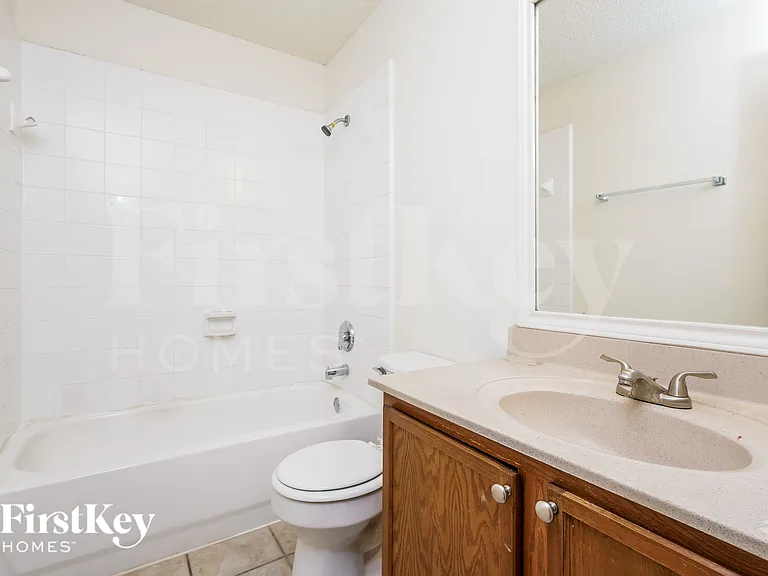 2447 Mallory Ln — Photo 14