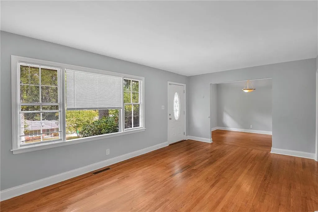 4 bed, 2.0 bath, 1438 sqft, $2,650 — Photo 2