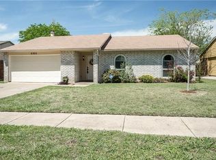 6905 Glenwood Dr, North Richland Hills, TX 76182