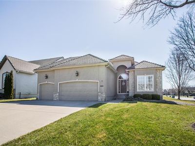 405 NW Greenview Dr, Lees Summit, MO, 64064