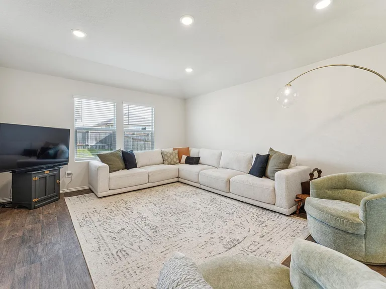 821 Bahia Pl — Photo 6