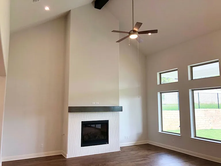 1920 Murano Ln — Photo 5