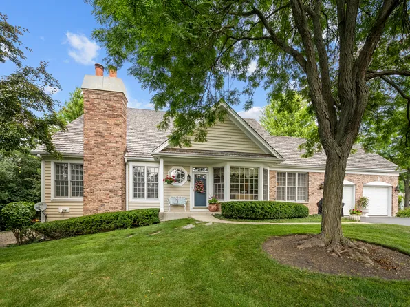 572 Stockbridge Ct, Lake Forest, IL 60045