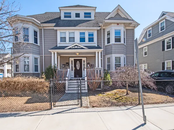 4 Holton St #B, Medford, MA 02155
