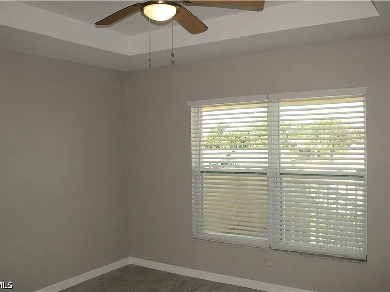 1110 SW 47th Ter #205 — Photo 11