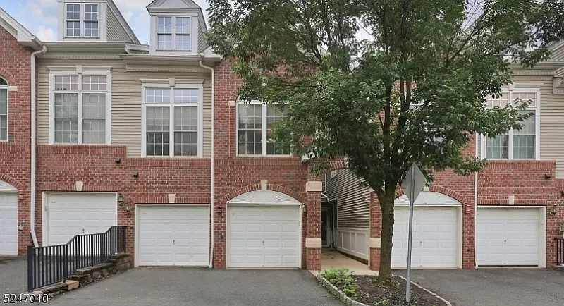 3 bed, 2.5 bath, $3,550 — Photo 1