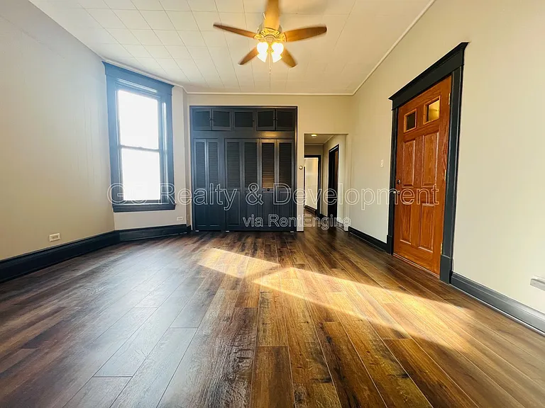 3408 N Greenview Ave #2 — Photo 2