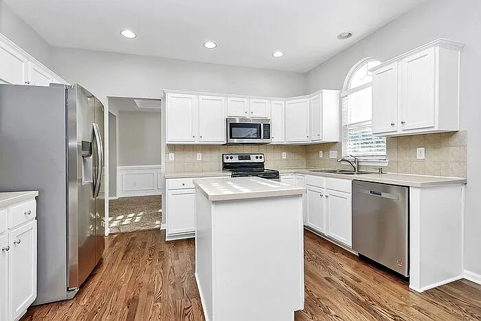 9101 Dartington Ln — Photo 6
