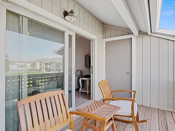 3rd image of 2512 Bayhouse Dr