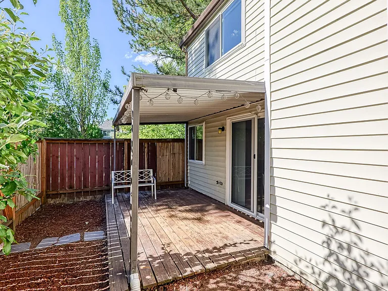 5751 SW 204th Pl — Photo 23