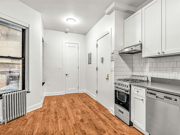 2nd image of 1420 3rd Ave APT 2RN