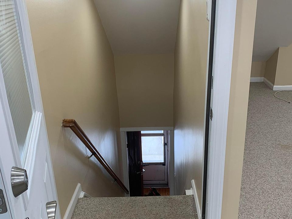 1st image of 167 Roosevelt Ave #2