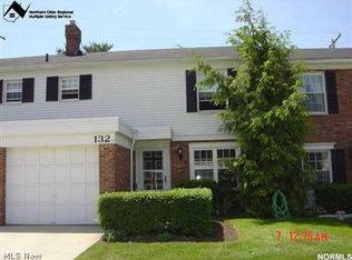 132 Drury Ln #O, Cleveland, OH 44124