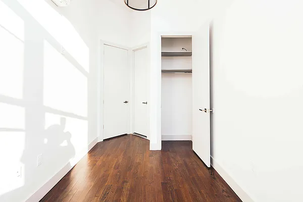 Rented by Nooklyn NYC LLC | media 56