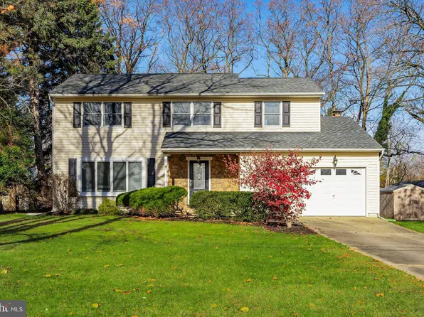 102 Lois Ln, Moorestown, NJ 08057