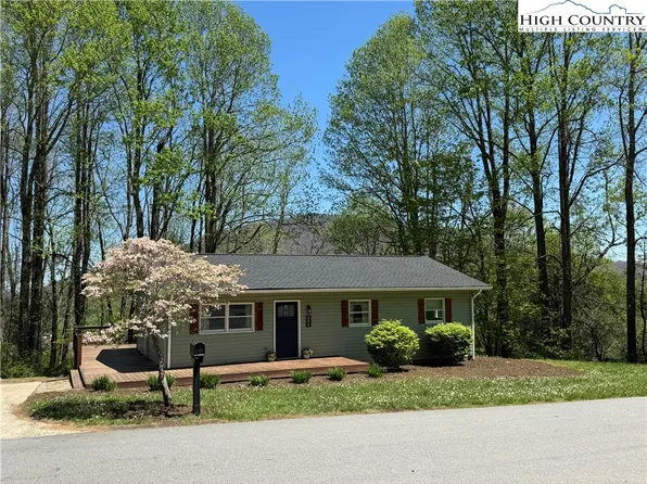 506 Greenbriar Drive, West Jefferson, NC 28694