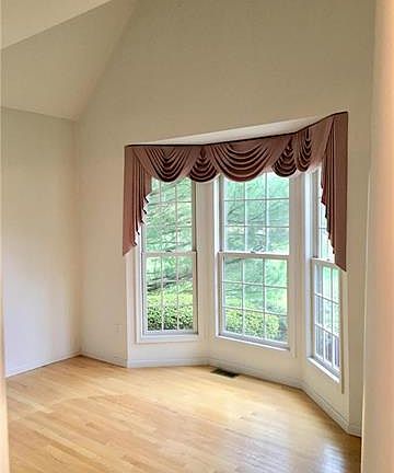 5th image of 3332 Fairland Dr