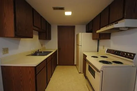 414 N Hesperia St photo 1