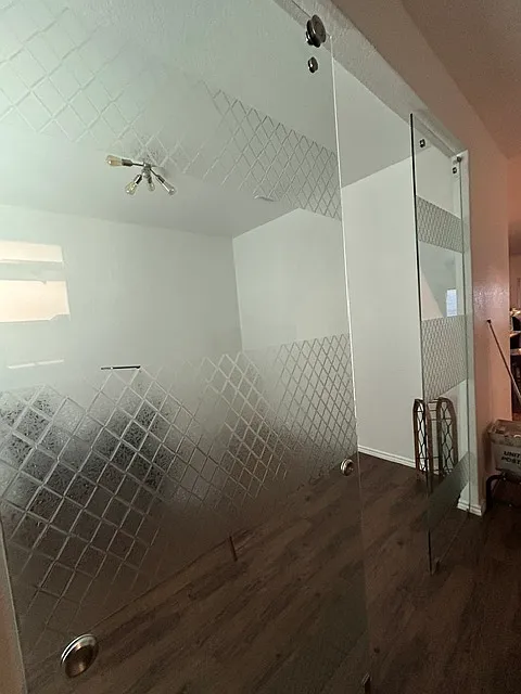 4 bed, 2.5 bath, 2490 sqft, $2,400 — Photo 2