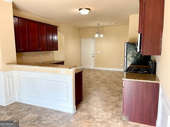 5th image of 253 Swem Ct