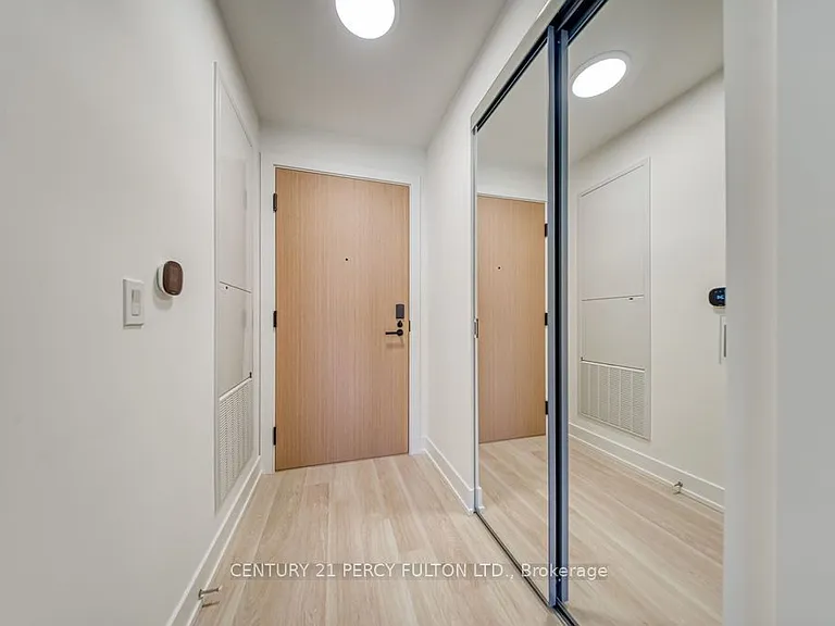 60 Central Park Dr #1802 — Photo 5