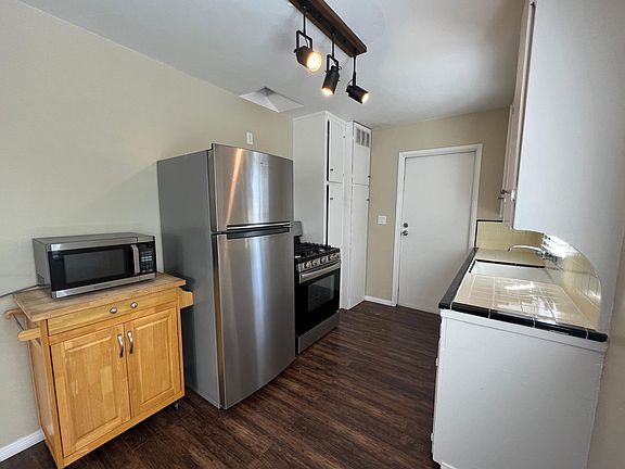 3rd image of 5081 Long Branch Ave