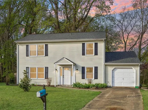 182 Bentley Dr, Newport News, VA 23602