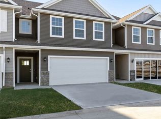 2564 SE Morningdew Dr, West Des Moines, IA 50061