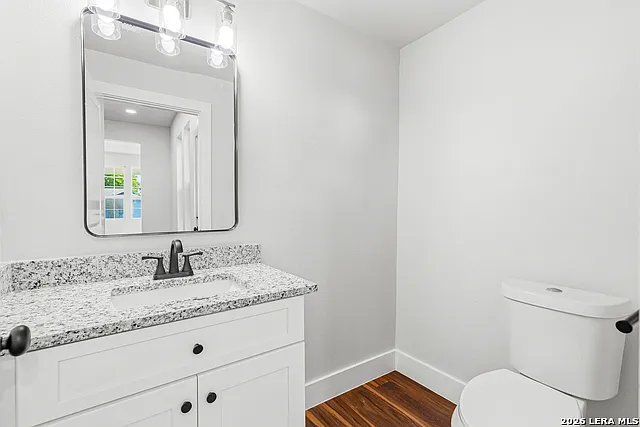 823 W French Pl — Photo 14
