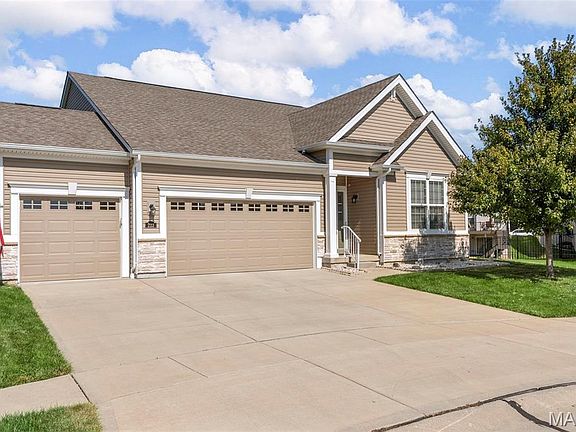 3rd image of 223 Montrose Ct
