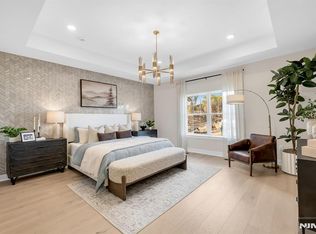 14 Belmont Pl, Oakland, NJ