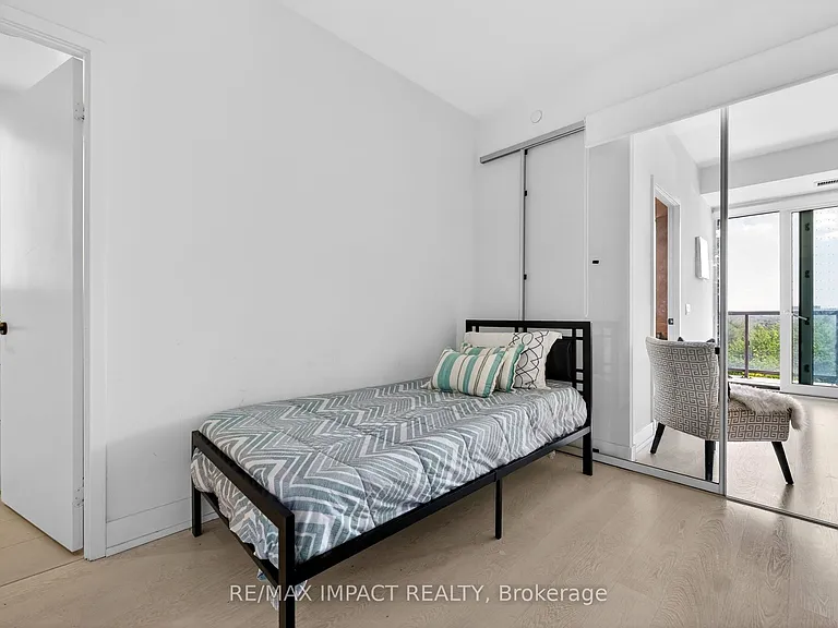 308 Jarvis St #813 — Photo 14