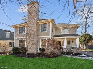 686 Foxdale Ave, Winnetka, IL 60093