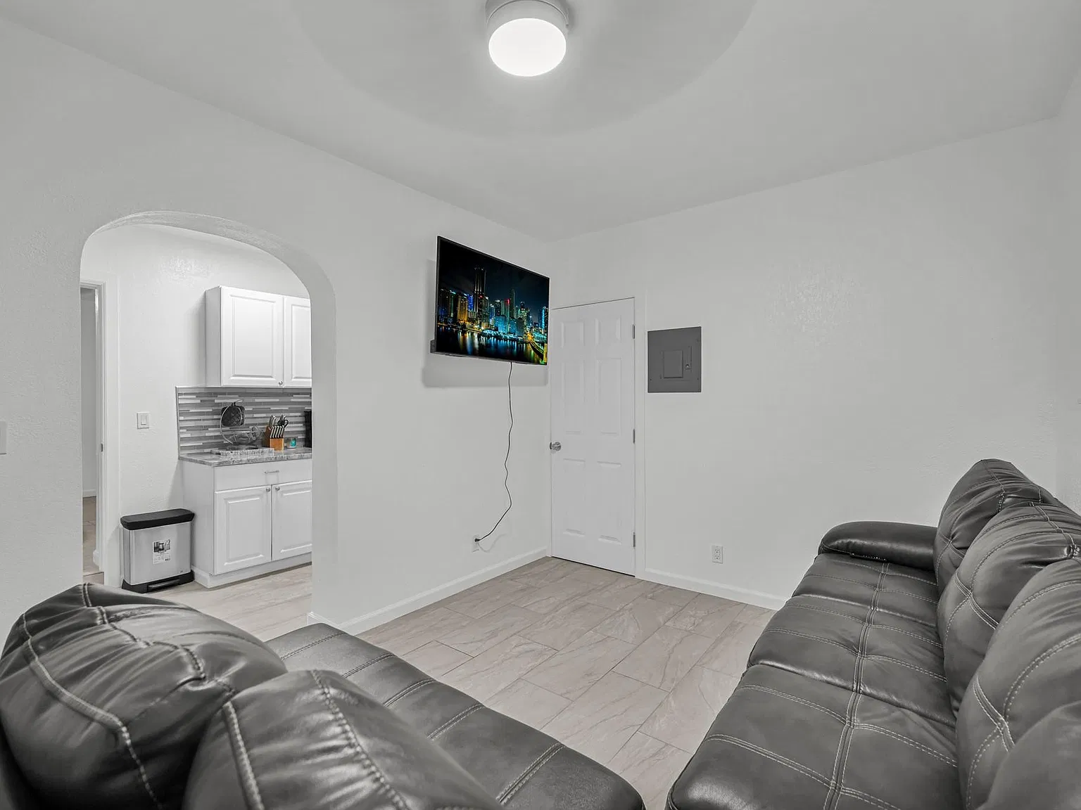 1 bed, 1.0 bath, 850 sqft, $1,750 — Photo 3