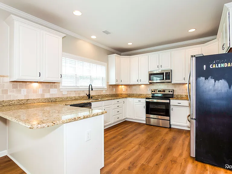 113 Margaret Hoffman Dr — Photo 3