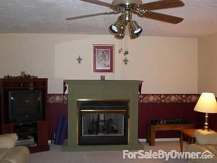 2nd image of 2504 Regent Ct