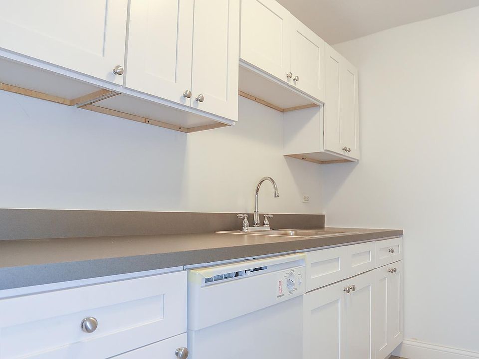 1st image of 4502 N Winchester Ave #213